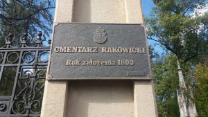Cmentarz-Rakowcki-brama-główna-300x169 Cmentarz Rakowcki brama główna